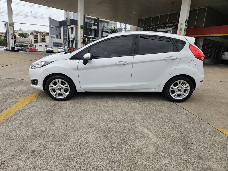 FIESTA 1.6 SE HATCH PLUS 16V FLEX 4P MANUAL - 2014 - CAXIAS DO SUL