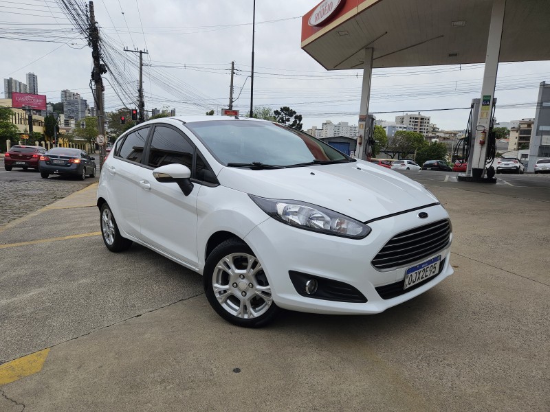 FIESTA 1.6 SE HATCH PLUS 16V FLEX 4P MANUAL - 2014 - CAXIAS DO SUL