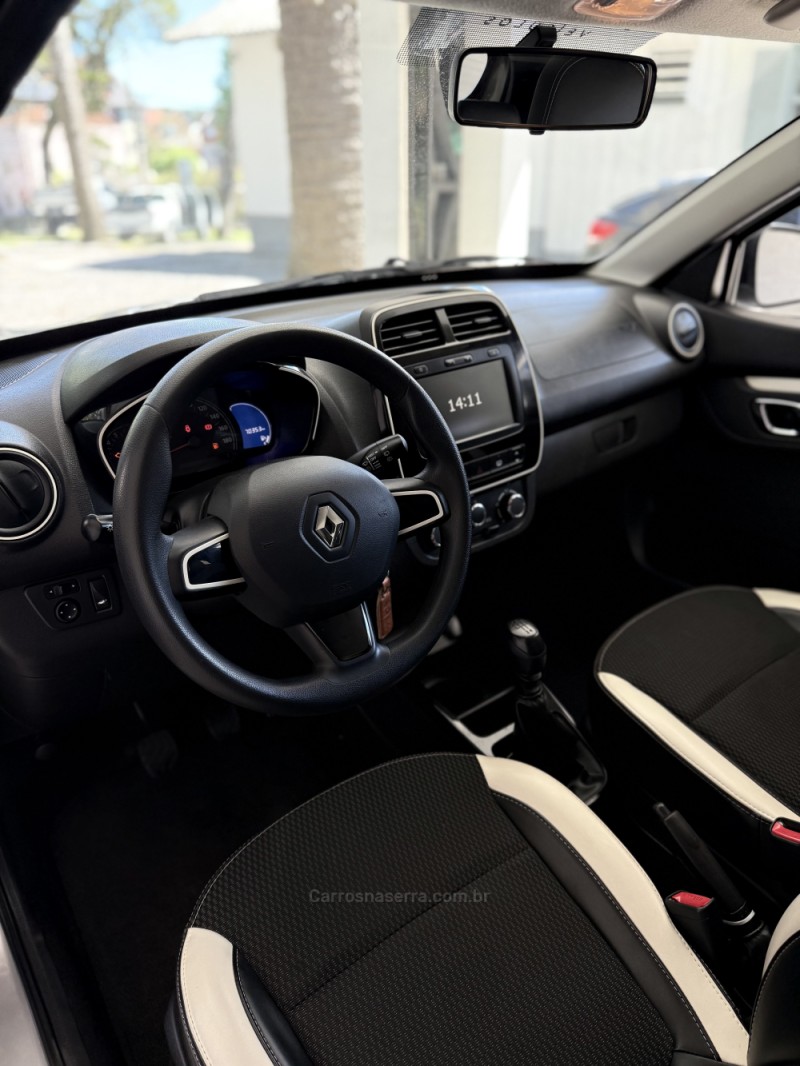 KWID 1.0 12V SCE FLEX INTENSE MANUAL - 2020 - CANELA