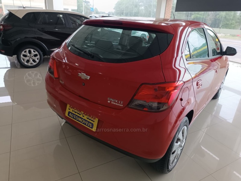 ONIX 1.4 MPFI LT 8V FLEX 4P MANUAL - 2015 - NOVA PETRóPOLIS