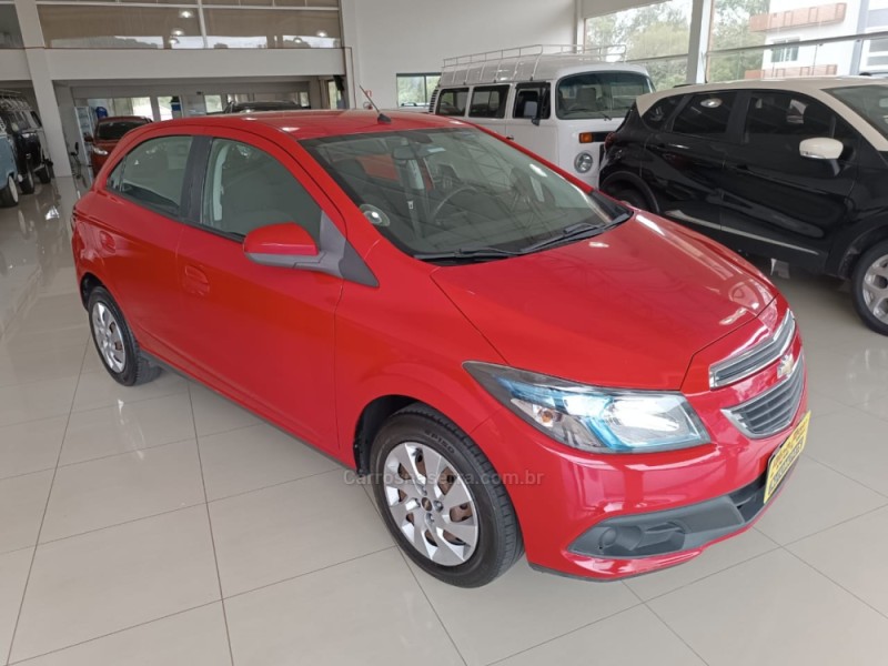 ONIX 1.4 MPFI LT 8V FLEX 4P MANUAL - 2015 - NOVA PETRóPOLIS