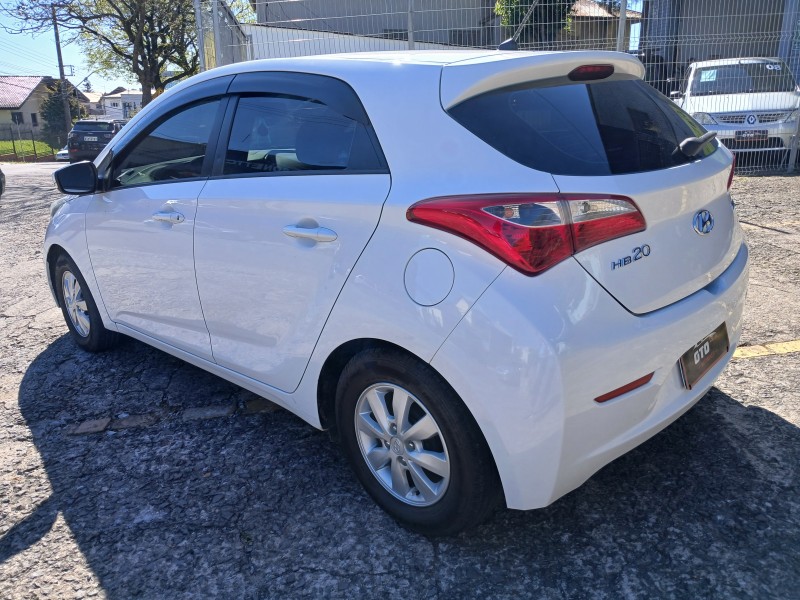 HB20 1.6 COMFORT 16V FLEX 4P MANUAL - 2015 - FARROUPILHA