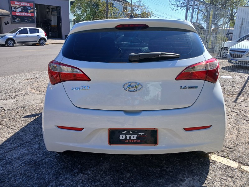 HB20 1.6 COMFORT 16V FLEX 4P MANUAL - 2015 - FARROUPILHA