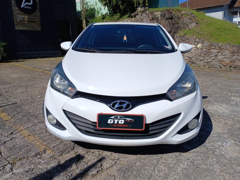 HB20 1.6 COMFORT 16V FLEX 4P MANUAL - 2015 - FARROUPILHA