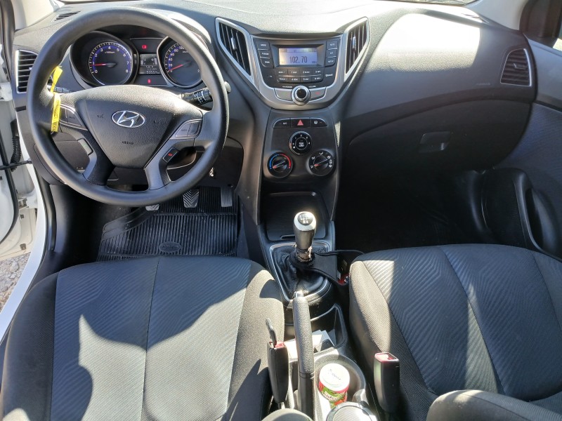 HB20 1.6 COMFORT 16V FLEX 4P MANUAL - 2015 - FARROUPILHA