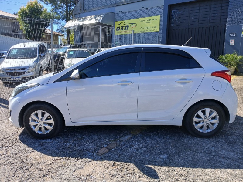 HB20 1.6 COMFORT 16V FLEX 4P MANUAL - 2015 - FARROUPILHA