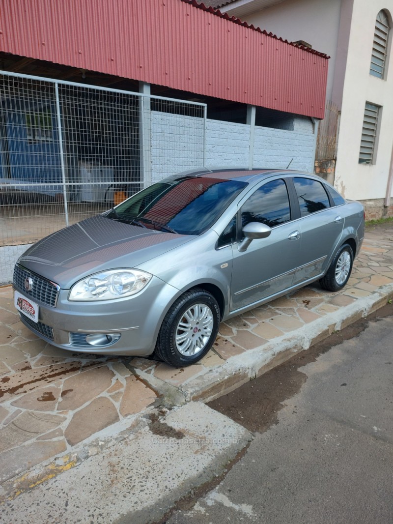 LINEA 1.8 ESSENCE 16V FLEX 4P MANUAL
