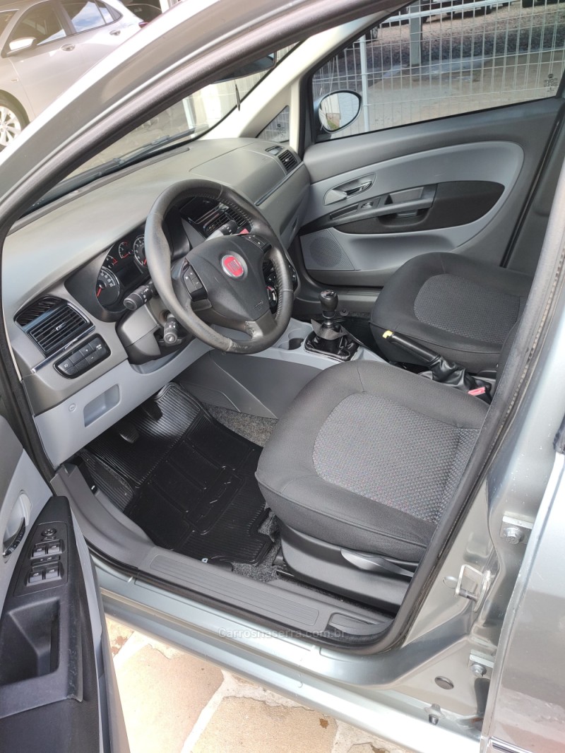 LINEA 1.8 ESSENCE 16V FLEX 4P MANUAL - 2013 - TRêS COROAS