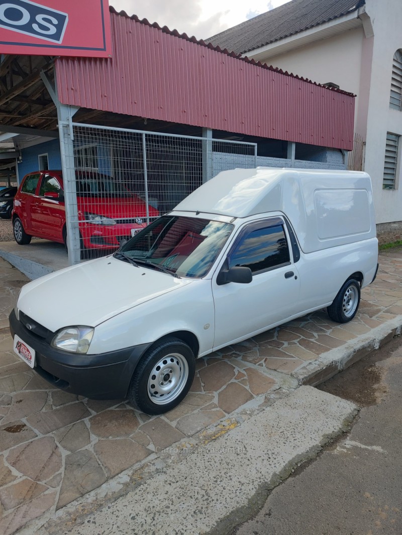 courier 1.6 l 8v flex manual 2008 tres coroas
