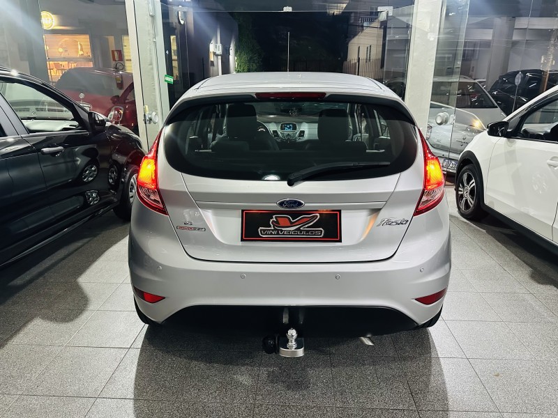 FIESTA 1.6 SE HATCH 16V FLEX 4P AUTOMÁTICO - 2015 - CAXIAS DO SUL