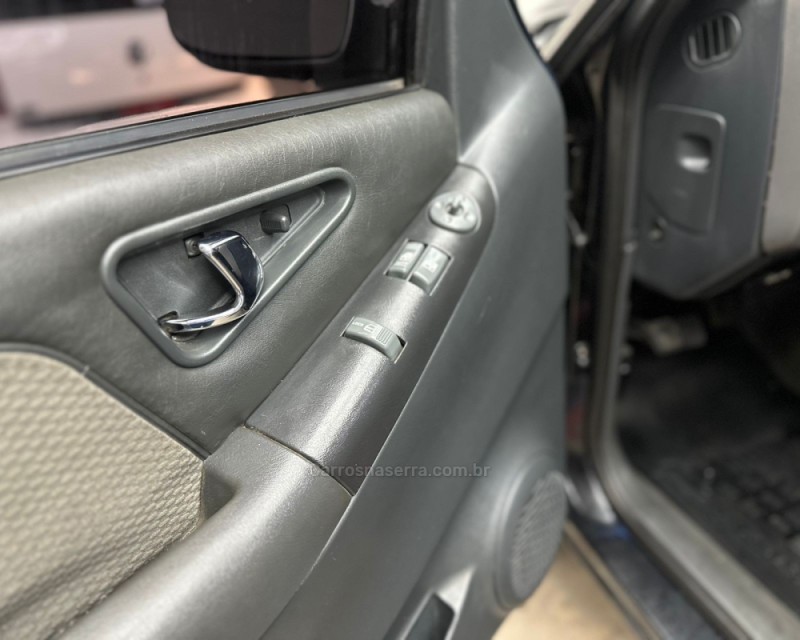 S10 2.4 MPFI ADVANTAGE 4X2 CS 8V FLEX 2P MANUAL - 2011 - VACARIA