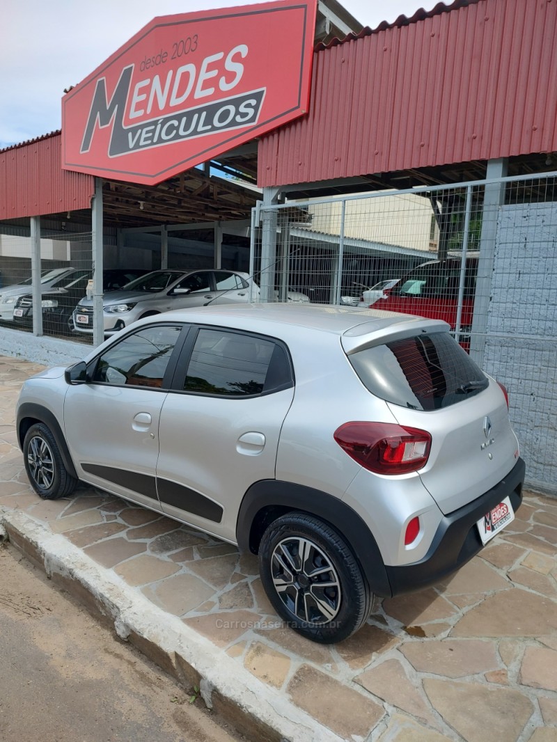 KWID 1.0 12V SCE FLEX INTENSE MANUAL - 2023 - TRêS COROAS