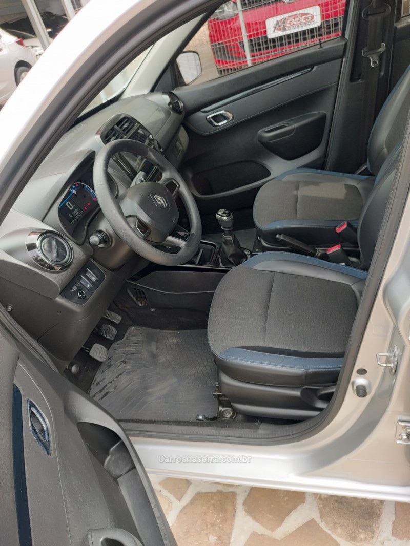 KWID 1.0 12V SCE FLEX INTENSE MANUAL - 2023 - TRêS COROAS