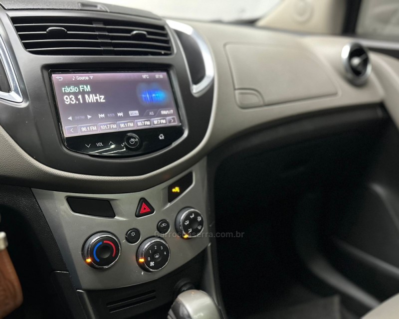 TRACKER 1.8 MPFI LTZ 4X2 16V FLEX 4P AUTOMÁTICO - 2015 - VACARIA