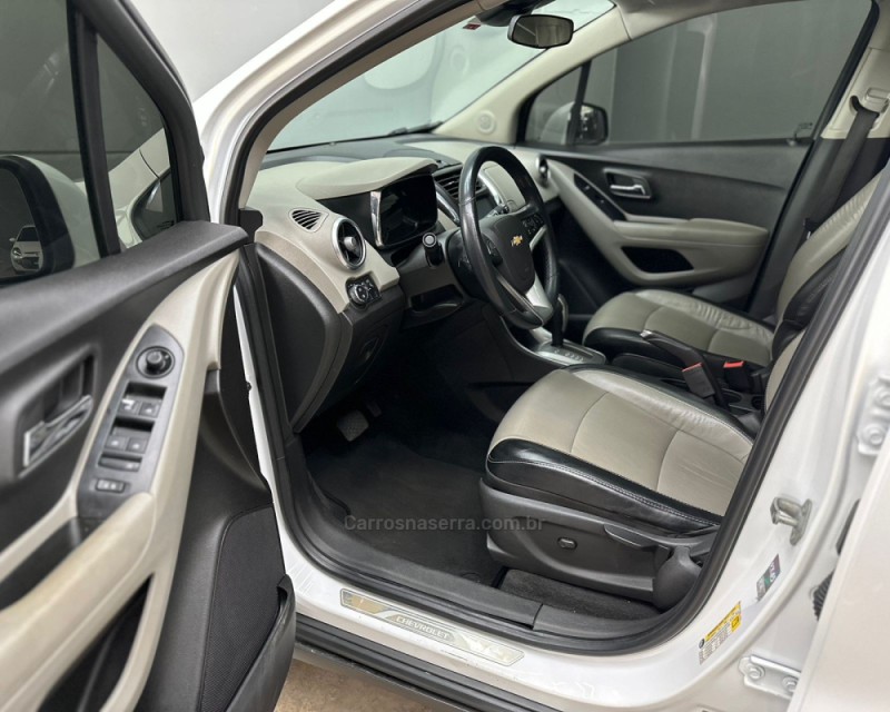 TRACKER 1.8 MPFI LTZ 4X2 16V FLEX 4P AUTOMÁTICO - 2015 - VACARIA