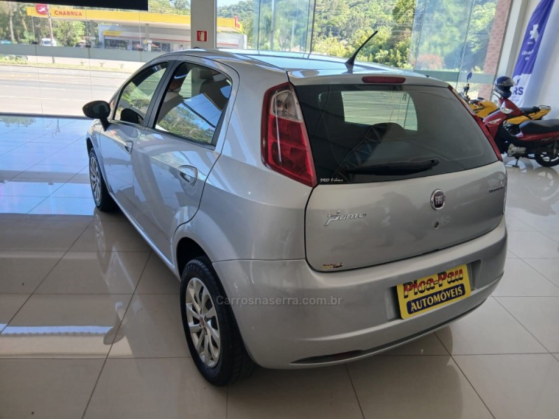 PUNTO 1.4 ATTRACTIVE 8V FLEX 4P MANUAL - 2011 - NOVA PETRóPOLIS