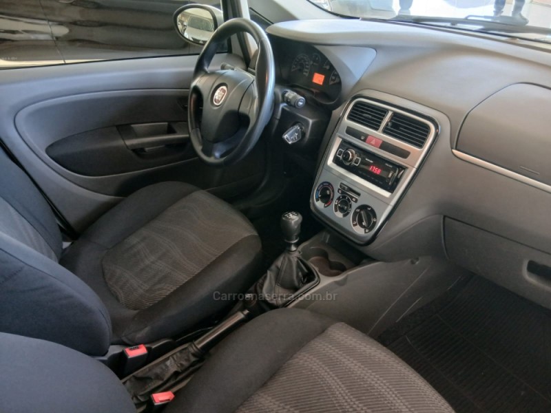 PUNTO 1.4 ATTRACTIVE 8V FLEX 4P MANUAL - 2011 - NOVA PETRóPOLIS