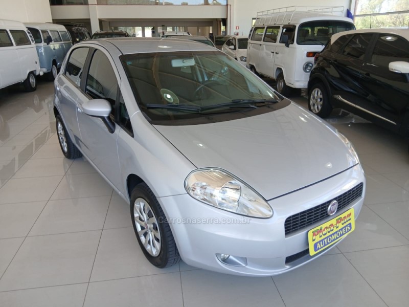 PUNTO 1.4 ATTRACTIVE 8V FLEX 4P MANUAL - 2011 - NOVA PETRóPOLIS