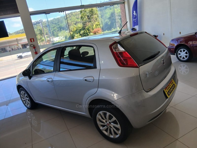 PUNTO 1.4 ATTRACTIVE 8V FLEX 4P MANUAL - 2011 - NOVA PETRóPOLIS