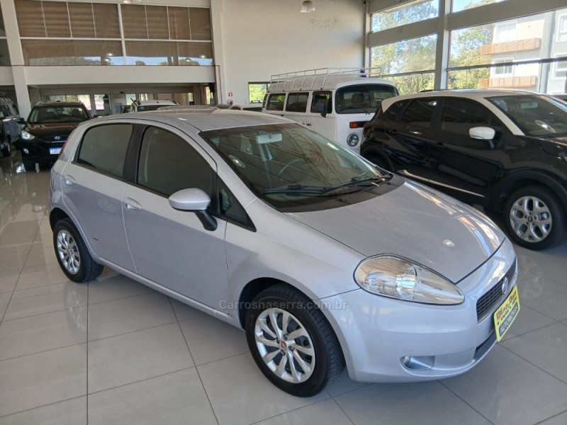 PUNTO 1.4 ATTRACTIVE 8V FLEX 4P MANUAL - 2011 - NOVA PETRóPOLIS