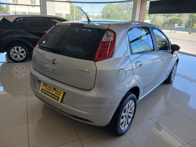 PUNTO 1.4 ATTRACTIVE 8V FLEX 4P MANUAL - 2011 - NOVA PETRóPOLIS