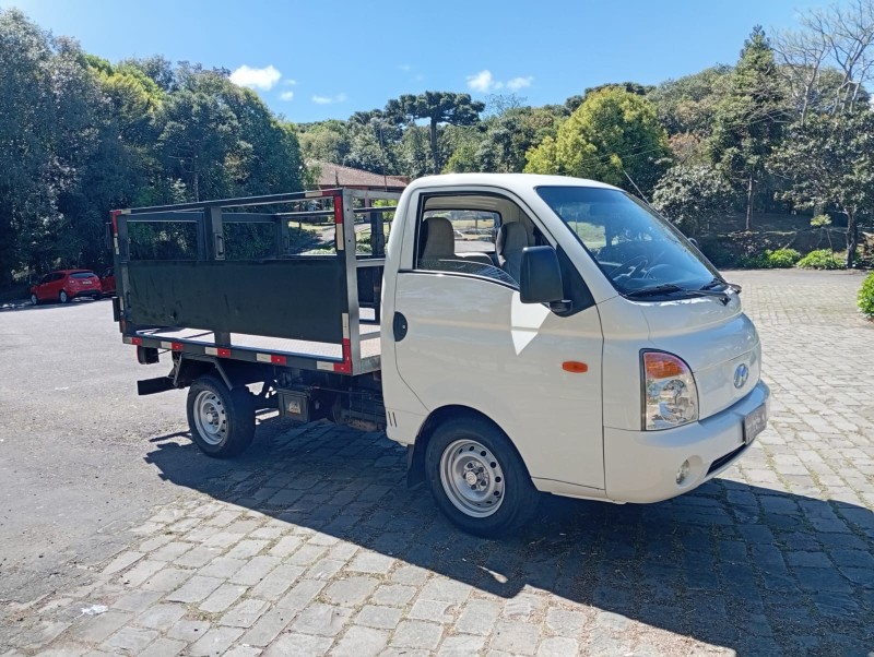 HR 2.5 LONGO COM CAÇAMBA 4X2 16V 130CV TURBO INTERCOOLER DIESEL 2P MANUAL - 2010 - FARROUPILHA