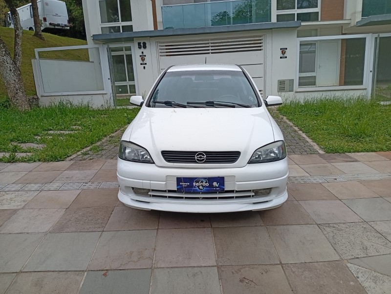 ASTRA 2.0 MPFI SPORT 8V GASOLINA 2P MANUAL - 2001 - FARROUPILHA