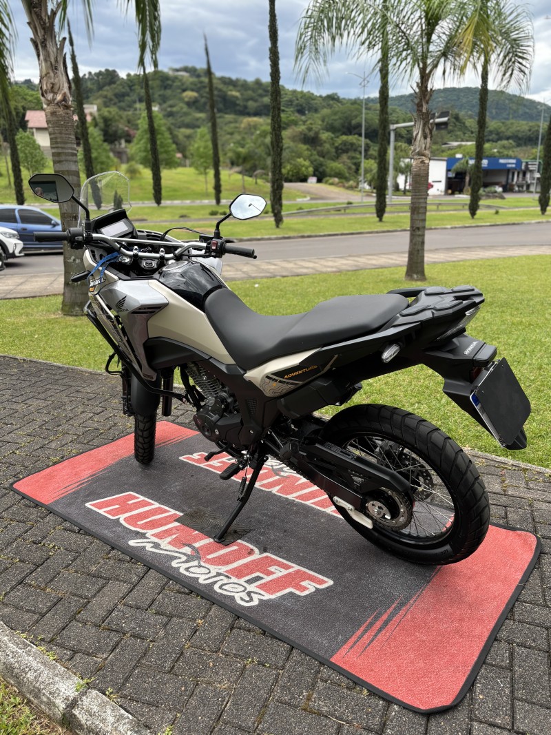 XRE 300 SAHARA ADVENTURE - 2024 - FELIZ