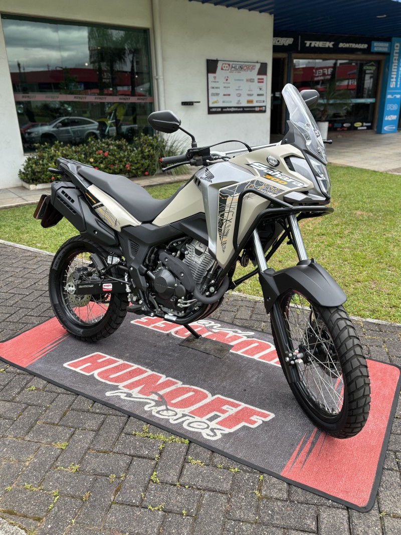 XRE 300 SAHARA ADVENTURE - 2024 - FELIZ