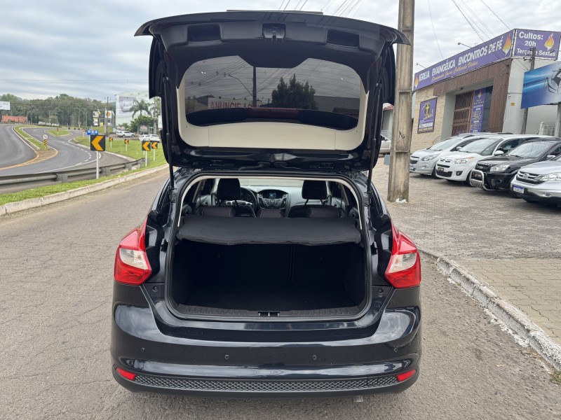 FOCUS 1.6 S HATCH 16V FLEX 4P AUTOMÁTICO - 2014 - DOIS IRMãOS