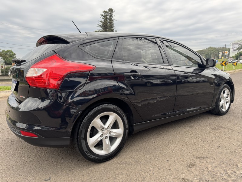FOCUS 1.6 S HATCH 16V FLEX 4P AUTOMÁTICO - 2014 - DOIS IRMãOS