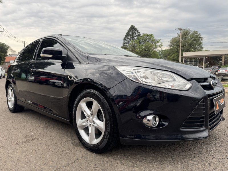 FOCUS 1.6 S HATCH 16V FLEX 4P AUTOMÁTICO - 2014 - DOIS IRMãOS