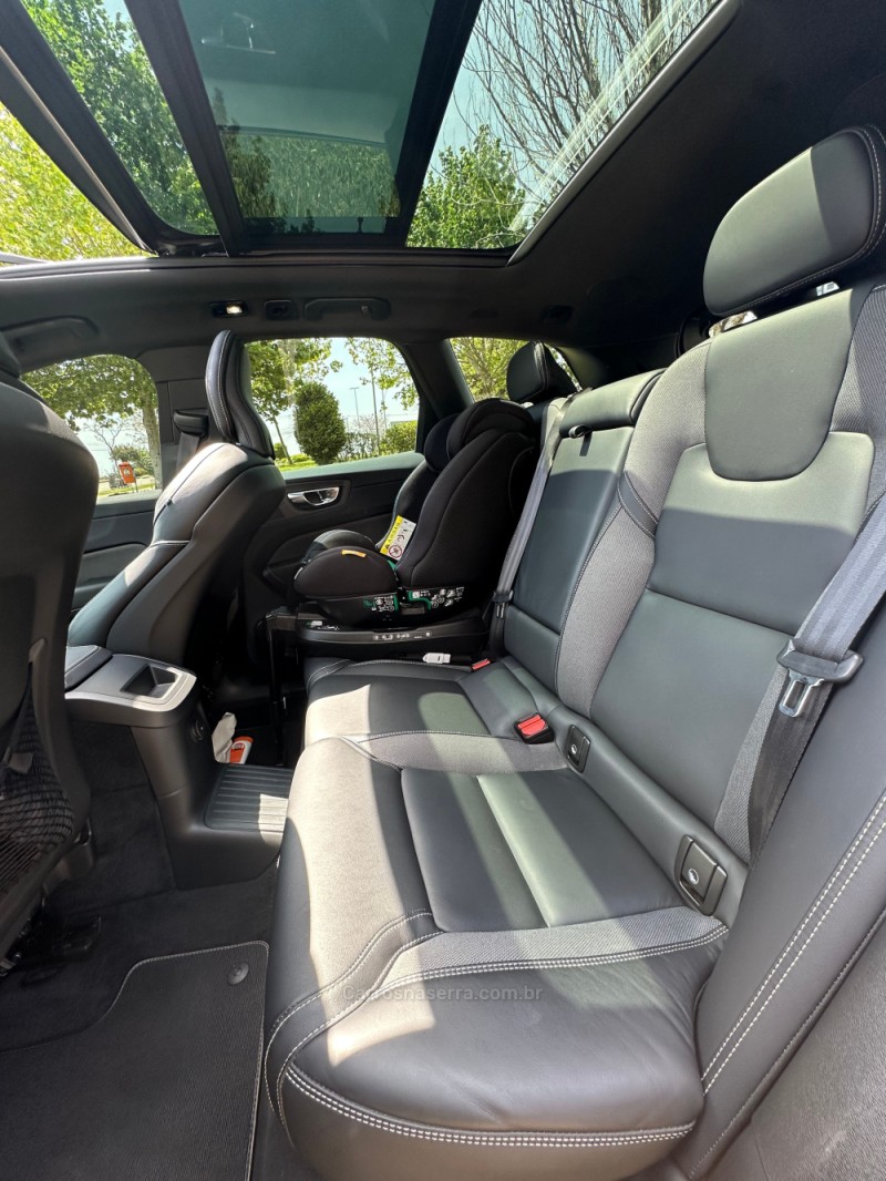 XC60 2.0 T8 R DESIGN HYBRID GASOLINA 4P AUTOMÁTICO - 2022 - LAGOA VERMELHA