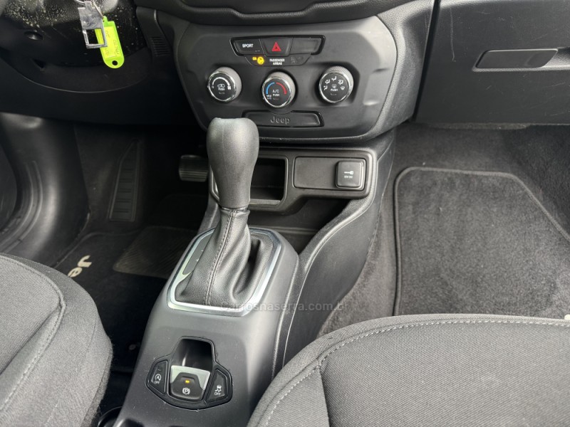 RENEGADE 1.8 16V FLEX 4P AUTOM&Aacute;TICO