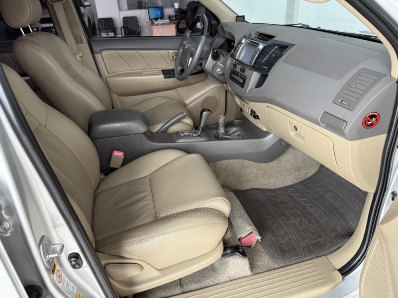 HILUX SW4 3.0 SRV 4X4 7 LUGARES 16V TURBO INTERCOOLER DIESEL 4P AUTOMÁTICO - 2013 - BENTO GONçALVES
