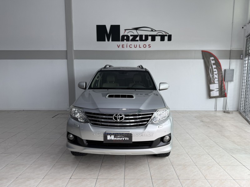 HILUX SW4 3.0 SRV 4X4 7 LUGARES 16V TURBO INTERCOOLER DIESEL 4P AUTOMÁTICO - 2013 - BENTO GONçALVES