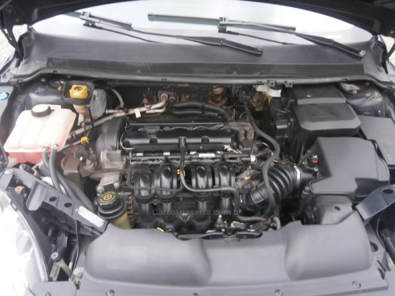 FOCUS 1.6 GLX 16V FLEX 4P MANUAL - 2011 - FARROUPILHA