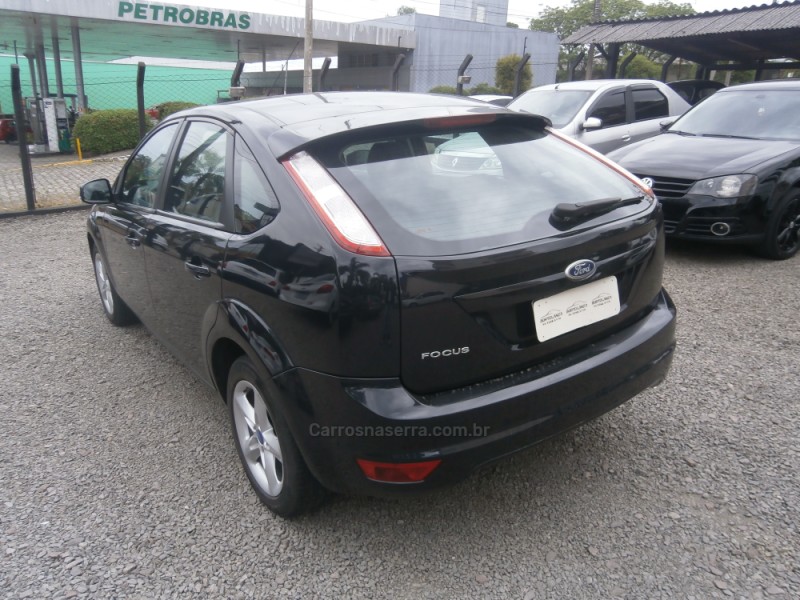 FOCUS 1.6 GLX 16V FLEX 4P MANUAL - 2011 - FARROUPILHA
