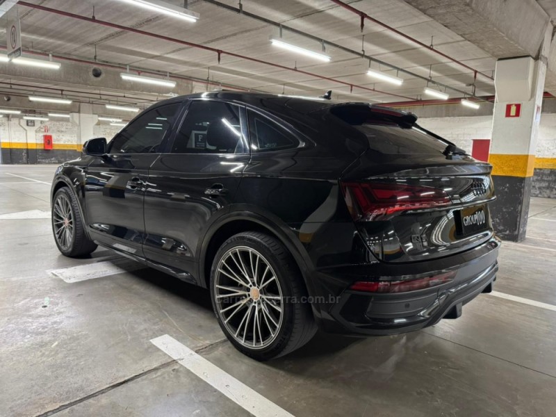 Q5 2.0 SPORTBACK S-LINE BLACK QUATTRO GASOLINA 4P AUTOMÁTICA - 2022 - CAXIAS DO SUL