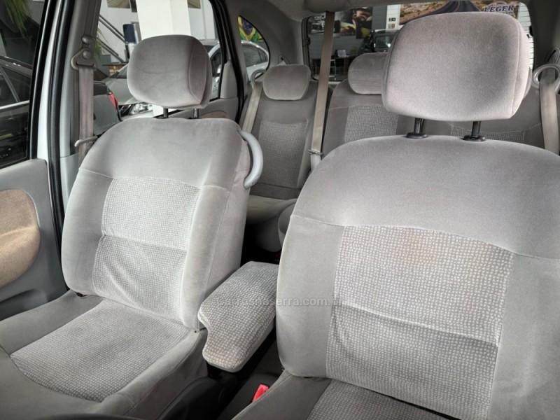 SCÉNIC 1.6 PRIVILEGÈ 16V FLEX 4P MANUAL - 2010 - SãO LEOPOLDO