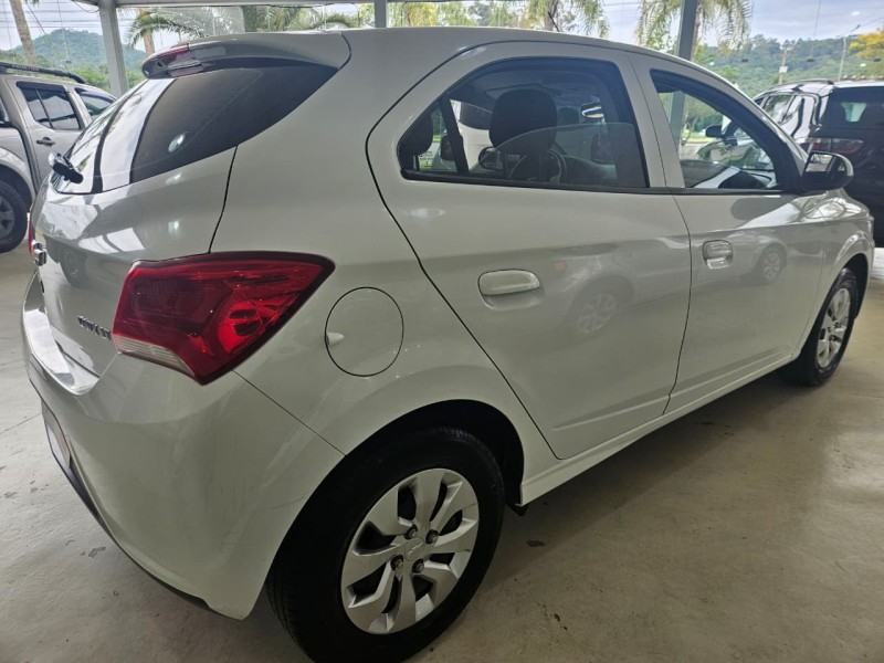 ONIX 1.0 LT PLUS 8V FLEX 4P MANUAL - 2017 - BOM PRINCíPIO