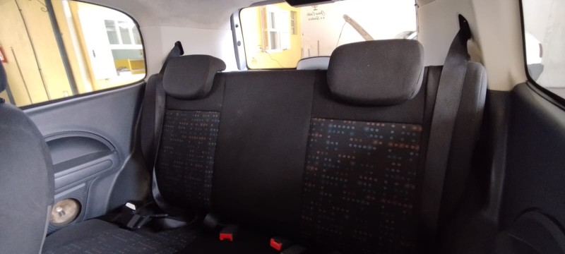 UNO 1.0 VIVACE 8V FLEX 2P MANUAL - 2013 - CANELA