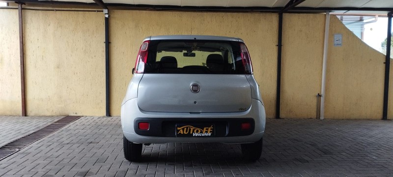 UNO 1.0 VIVACE 8V FLEX 2P MANUAL - 2013 - CANELA