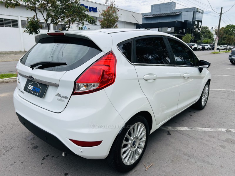 FIESTA 1.6 TITANIUM PLUS HATCH 16V FLEX 4P AUTOMÁTICO - 2014 - BENTO GONçALVES