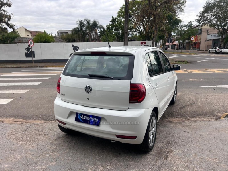 FOX 1.0 MI 8V FLEX 4P MANUAL - 2014 - VENâNCIO AIRES