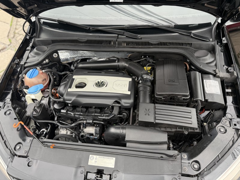 JETTA 2.0 TSI HIGHLINE 200CV GASOLINA 4P TIPTRONIC - 2011 - NOVA PETRóPOLIS