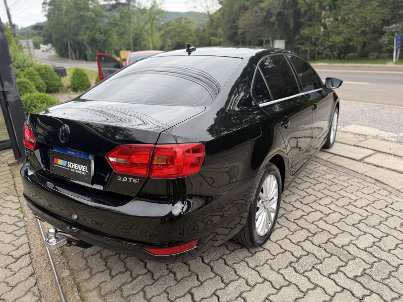 JETTA 2.0 TSI HIGHLINE 200CV GASOLINA 4P TIPTRONIC - 2011 - NOVA PETRóPOLIS