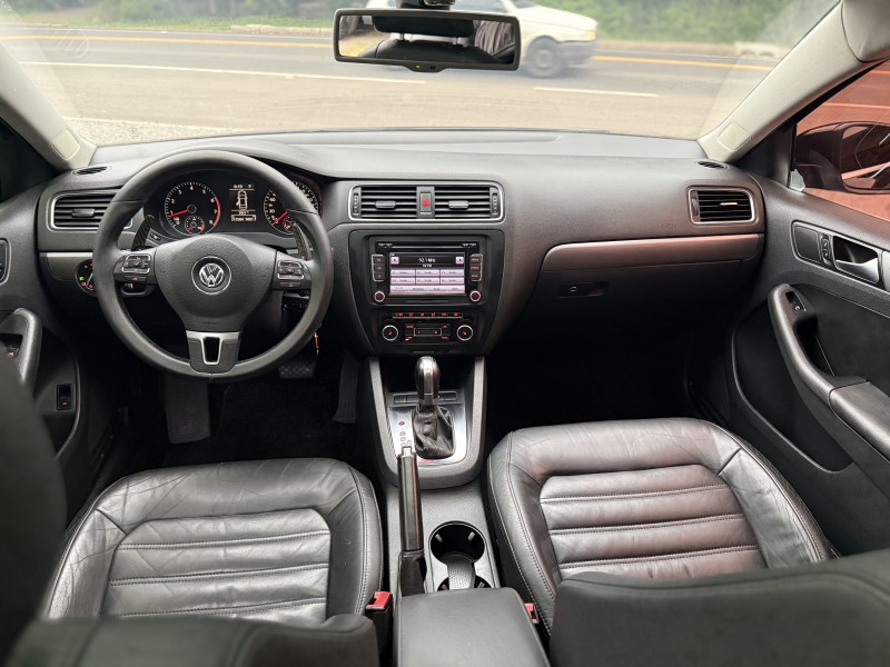 JETTA 2.0 TSI HIGHLINE 200CV GASOLINA 4P TIPTRONIC - 2011 - NOVA PETRóPOLIS