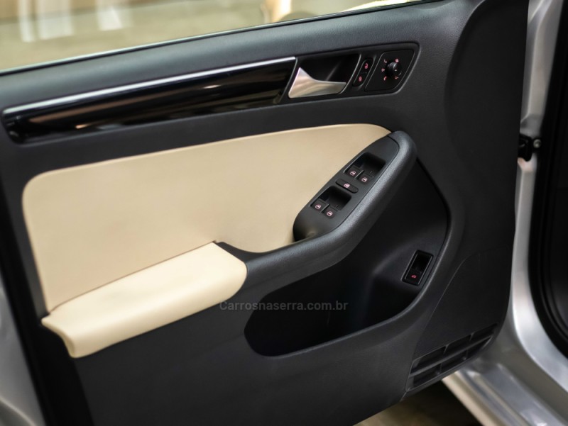 JETTA 2.0 TSI HIGHLINE 211CV GASOLINA 4P TIPTRONIC - 2015 - CAXIAS DO SUL