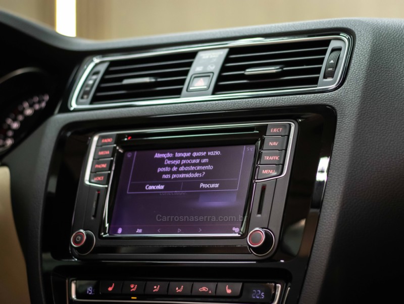 JETTA 2.0 TSI HIGHLINE 211CV GASOLINA 4P TIPTRONIC - 2015 - CAXIAS DO SUL